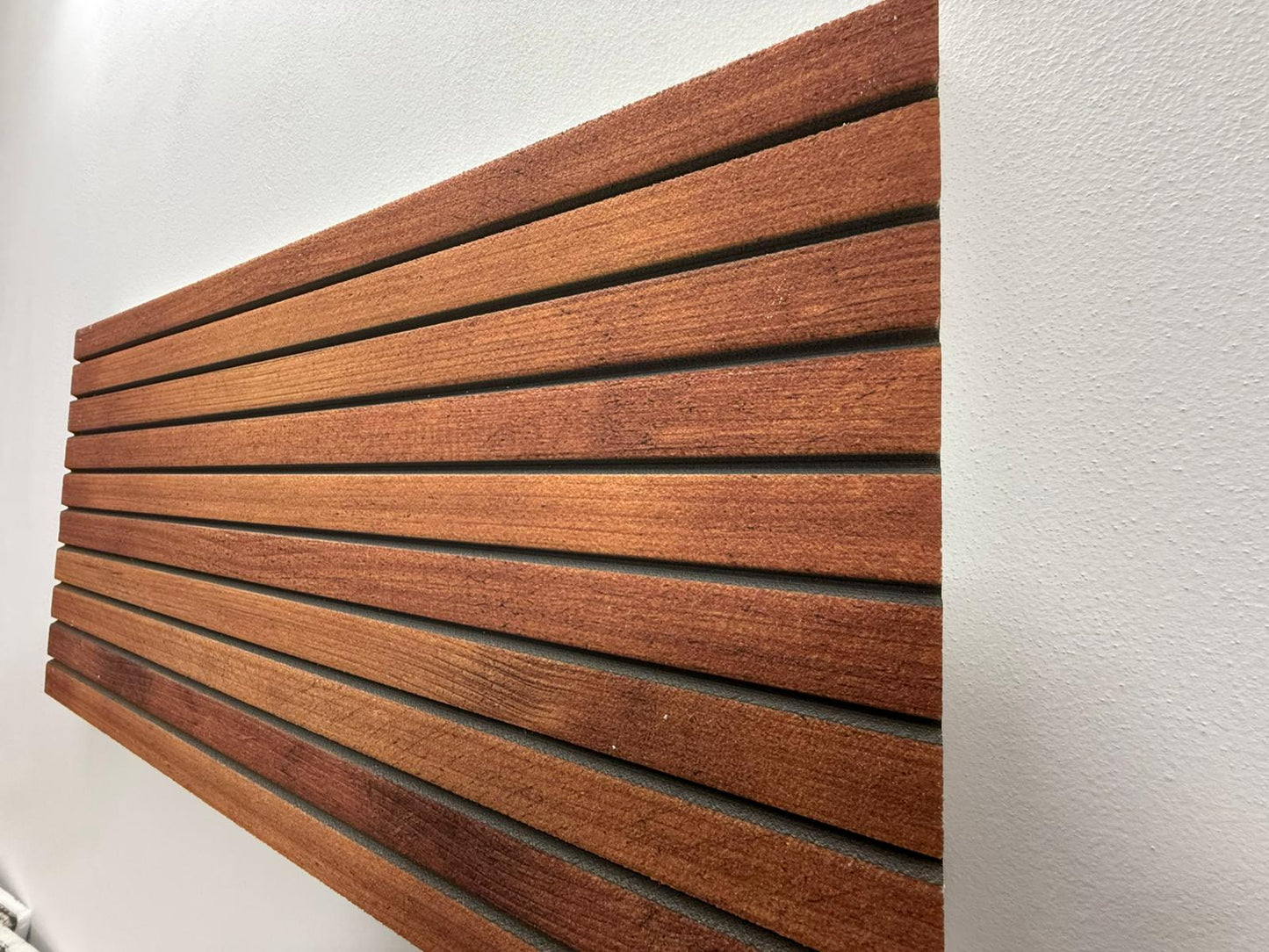 Panou Decorativ Polistiren Riflat Lemn Nuc 100×50×4 cm | CI-02